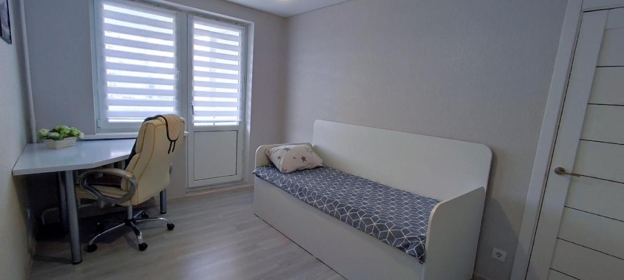 Large Apartment Near The Airport And City Center Chisináu Exterior foto