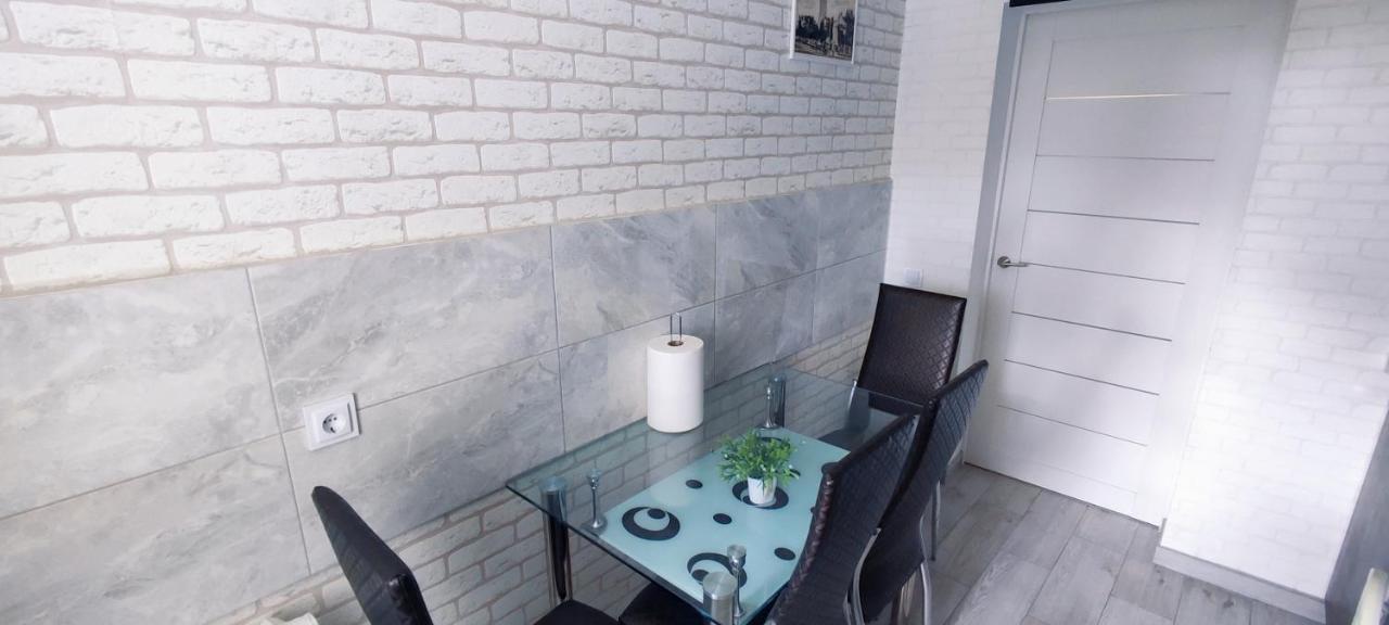 Large Apartment Near The Airport And City Center Chisináu Exterior foto