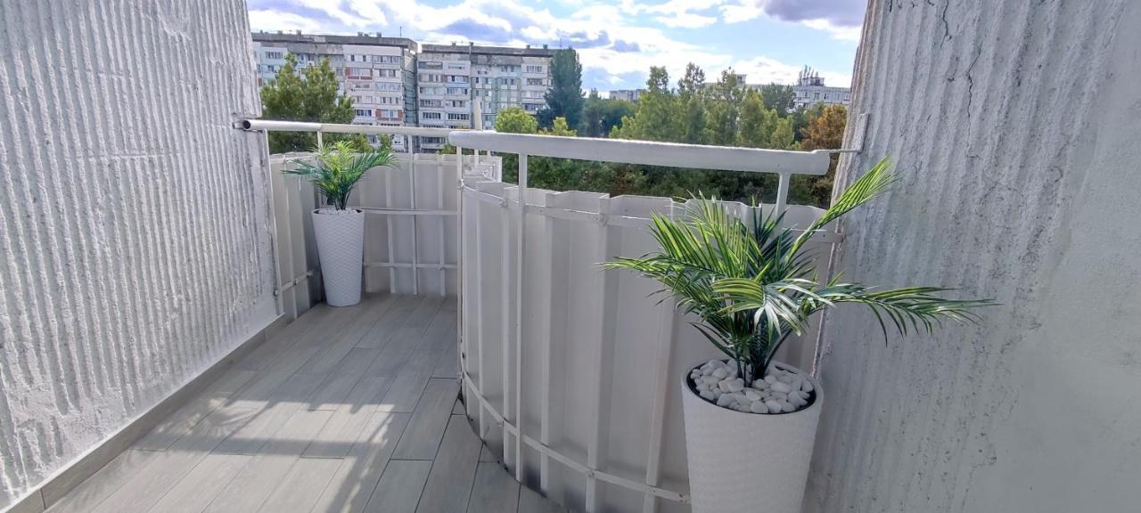 Large Apartment Near The Airport And City Center Chisináu Exterior foto