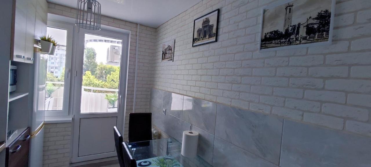 Large Apartment Near The Airport And City Center Chisináu Exterior foto