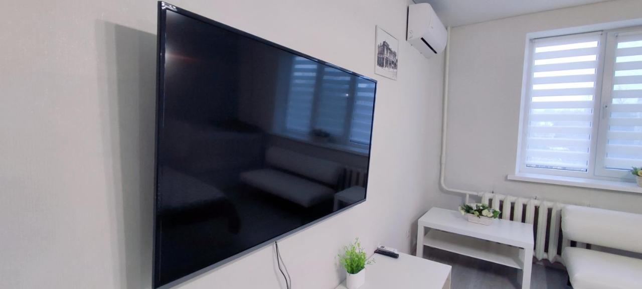 Large Apartment Near The Airport And City Center Chisináu Exterior foto