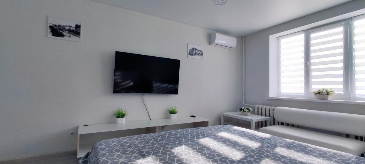 Large Apartment Near The Airport And City Center Chisináu Exterior foto