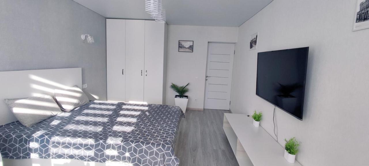 Large Apartment Near The Airport And City Center Chisináu Exterior foto